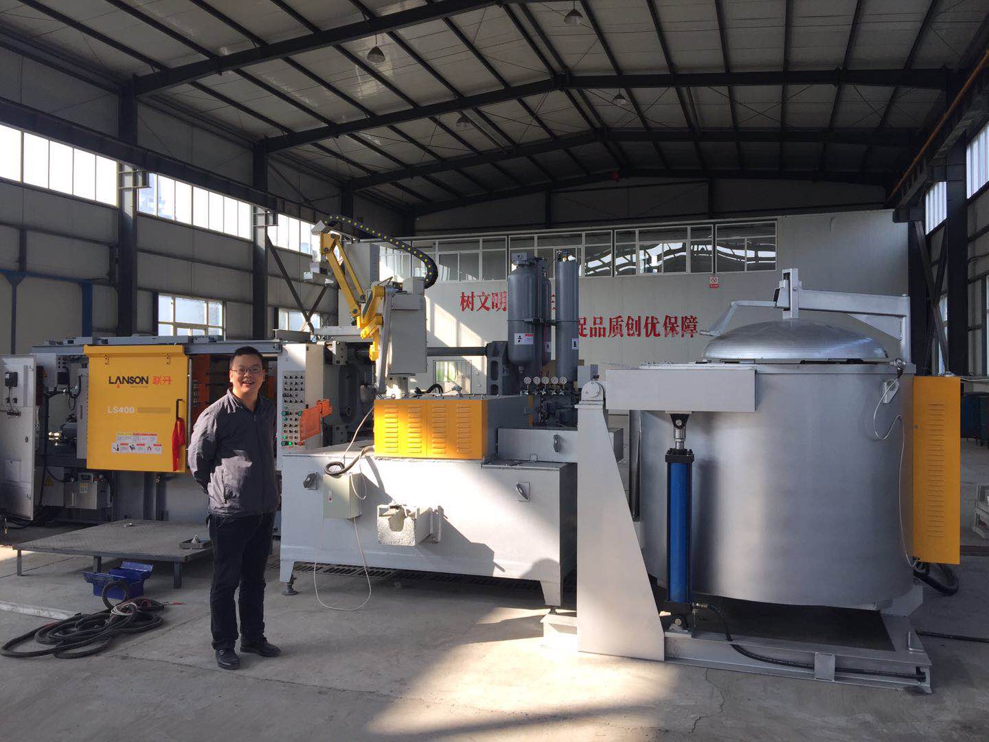 1511924140416455.jpg 建升壓鑄使用現場.jpg